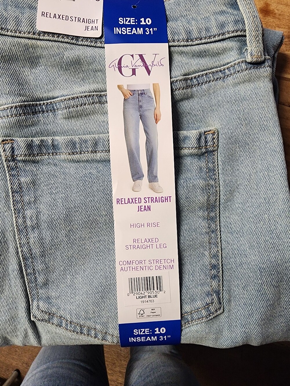NWT JEANS HIGH RISE RELAXED FIT SIZE 10 STRAIGHT LEG BY GLORIA VANDERBILT